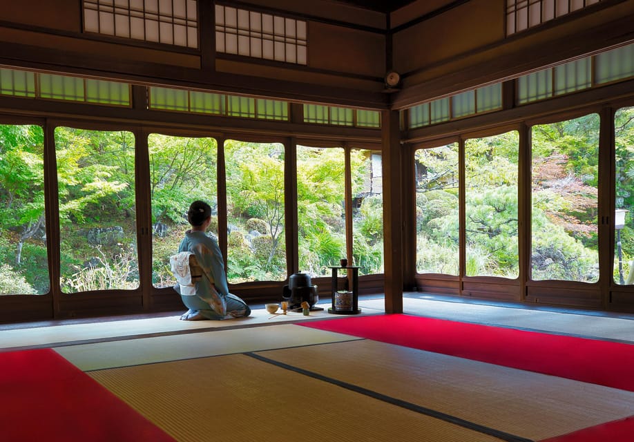 Kyoto Tea Ceremony in a Traditional Tea House in Kiyomizu
